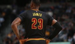 詹姆斯爆料回家视频,温馨瞬间展现家庭幸福